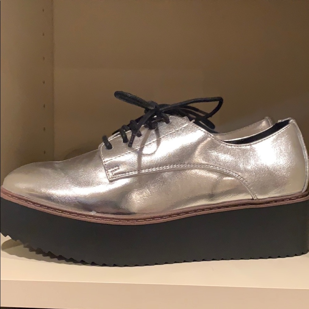 NEVER WORN Madden Girl platform shoes